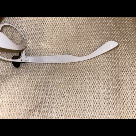 Hello Kitty Glasses - Picture 6 of 7